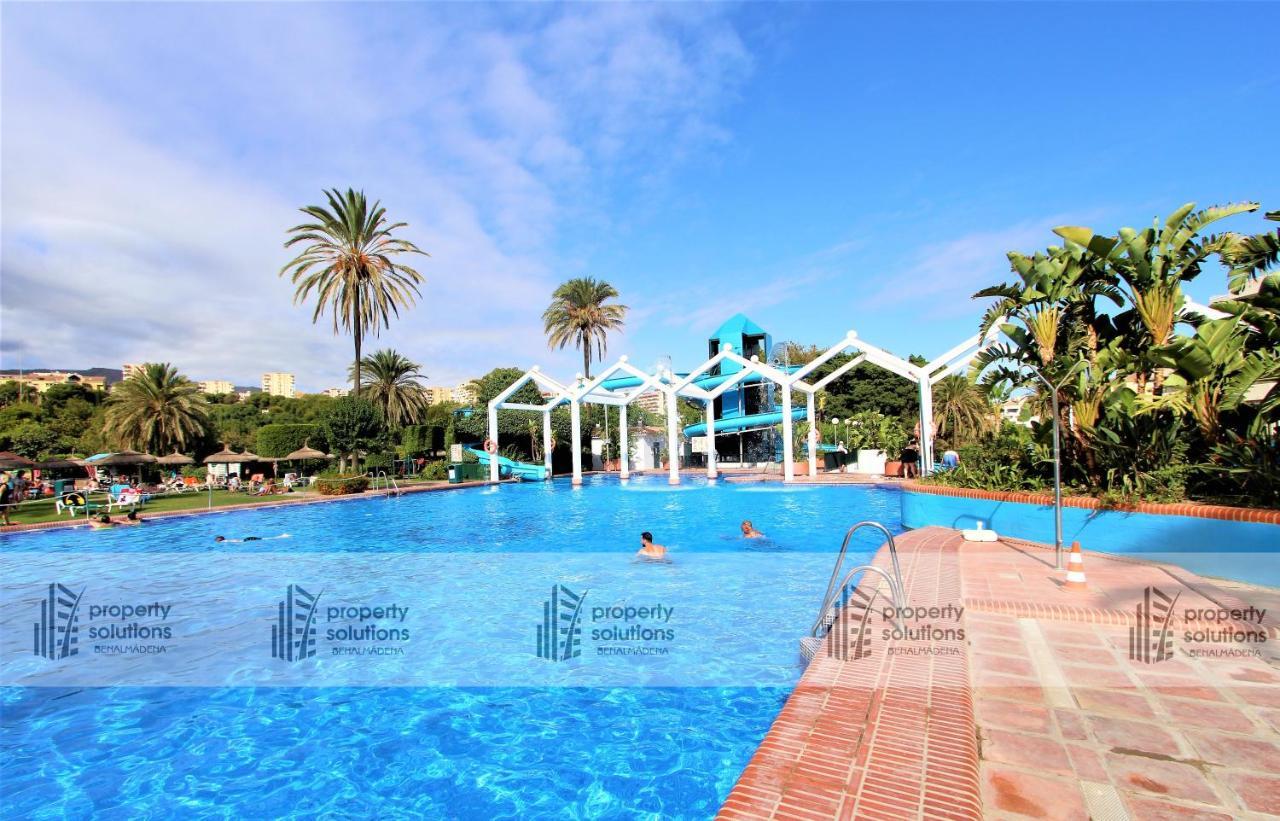 Benalbeach. Apartamento Con Vista Al Mar. Piscina Todo El Año. Primera Linea De Playa. Apartamento