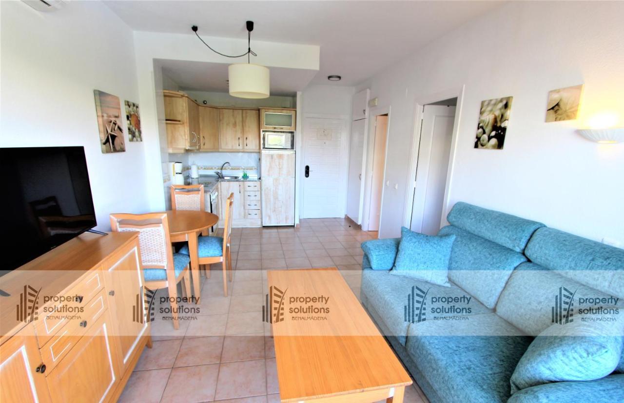 Benalbeach. Apartamento Con Vista Al Mar. Piscina Todo El Año. Primera Linea De Playa. * Benalmádena